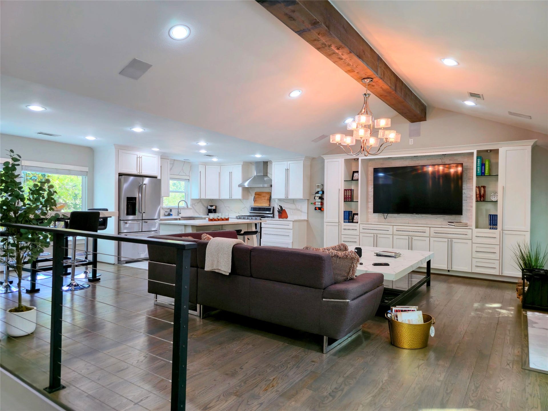 7 Leisure Lane, The Woodlands, TX 77380 7 Leisure Lane, The Woodlands, TX 77380