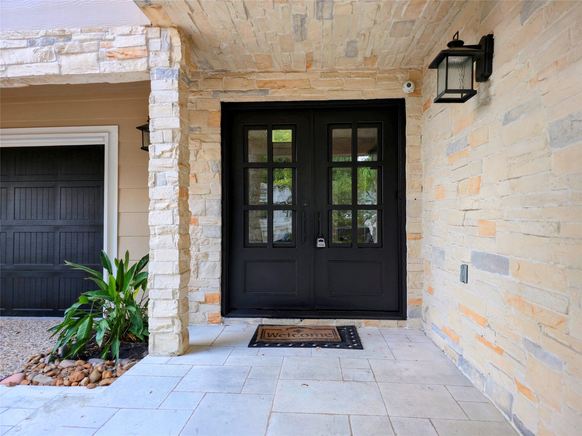 7 Leisure Lane, The Woodlands, TX 77380 7 Leisure Lane, The Woodlands, TX 77380
