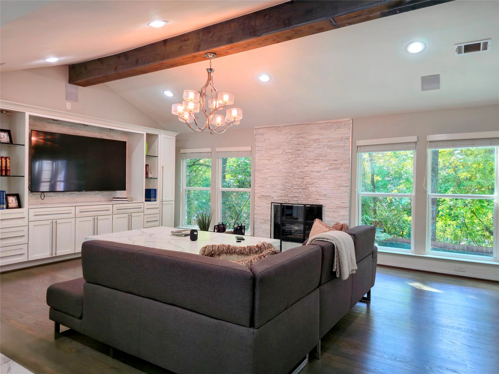 7 Leisure Lane, The Woodlands, TX 77380 7 Leisure Lane, The Woodlands, TX 77380