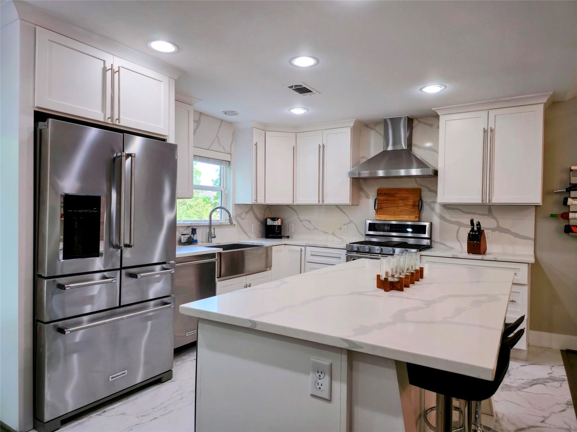 7 Leisure Lane, The Woodlands, TX 77380 7 Leisure Lane, The Woodlands, TX 77380