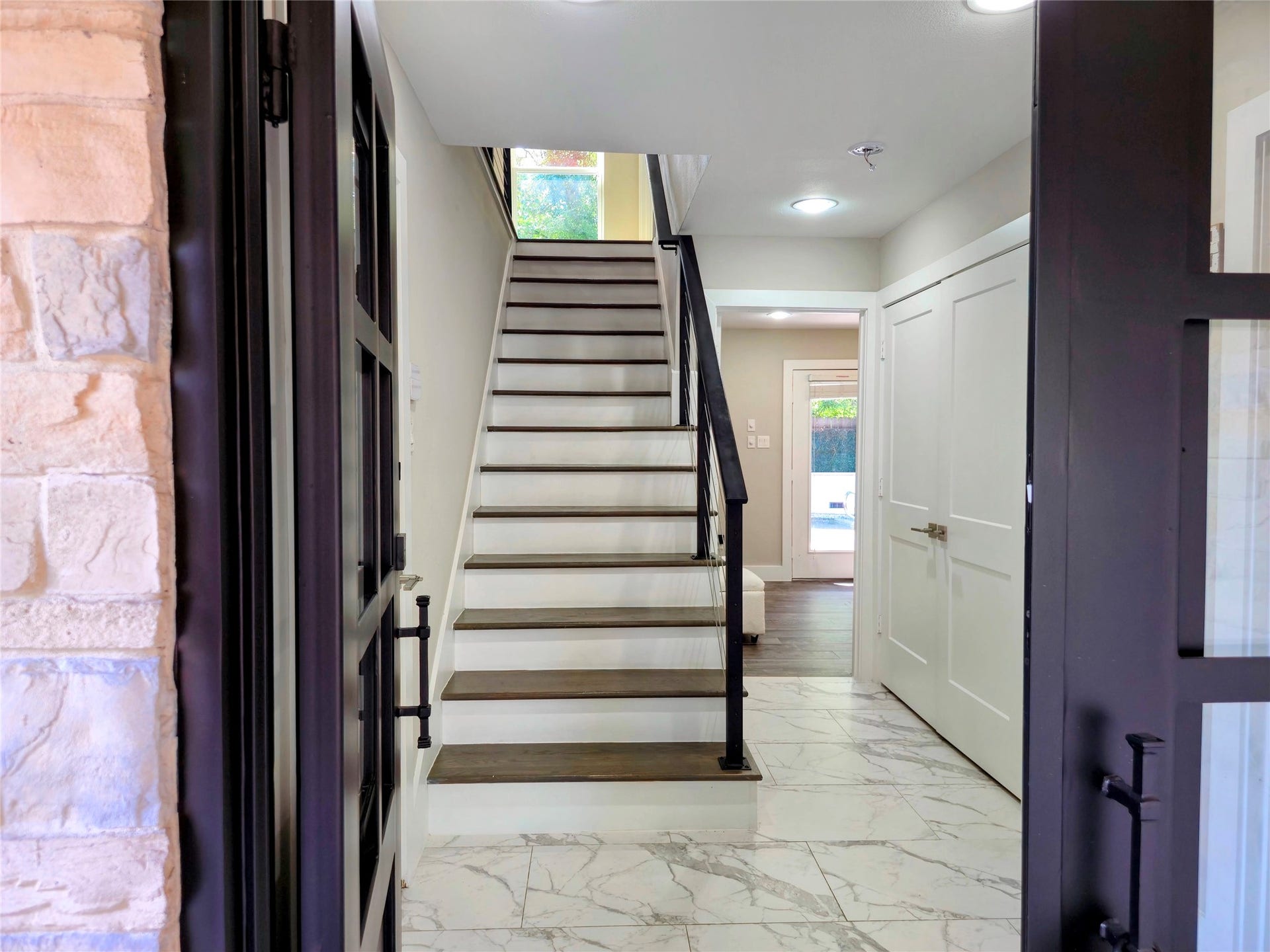 7 Leisure Lane, The Woodlands, TX 77380 7 Leisure Lane, The Woodlands, TX 77380