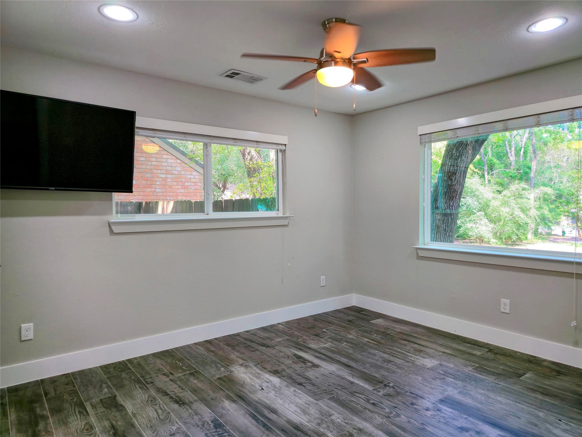 7 Leisure Lane, The Woodlands, TX 77380 7 Leisure Lane, The Woodlands, TX 77380