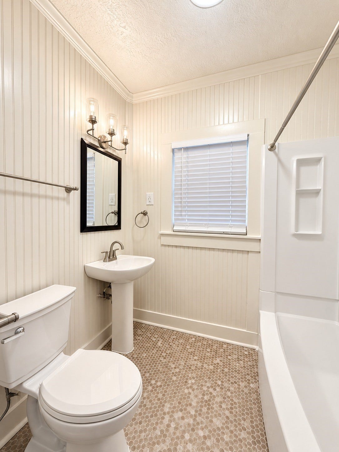317 E Locust Street, Angleton, TX 77515 317 E Locust Street, Angleton, TX 77515