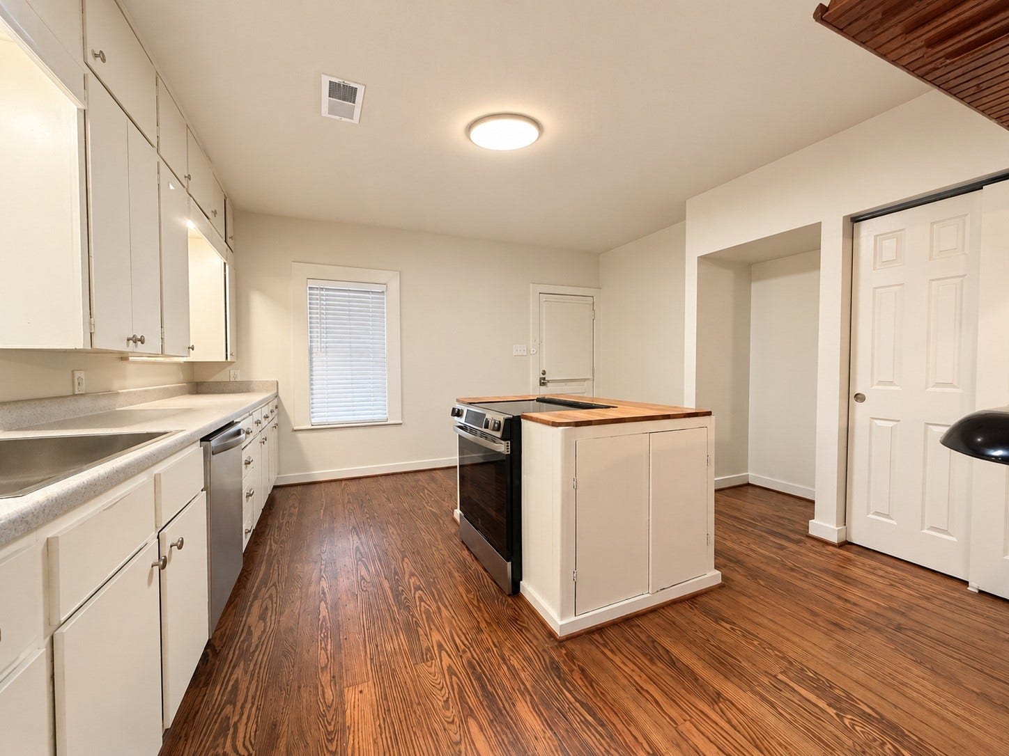 317 E Locust Street, Angleton, TX 77515 317 E Locust Street, Angleton, TX 77515
