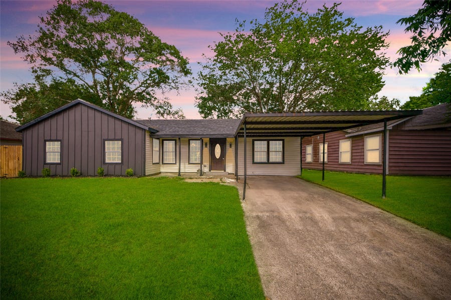 Property photo for 712 Mobile Drive, Pasadena, TX