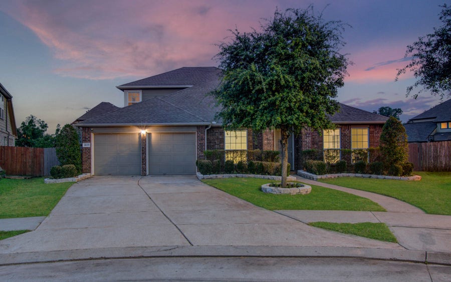 Property photo for 4639 Regal Shadow Lane, Sugar Land, TX