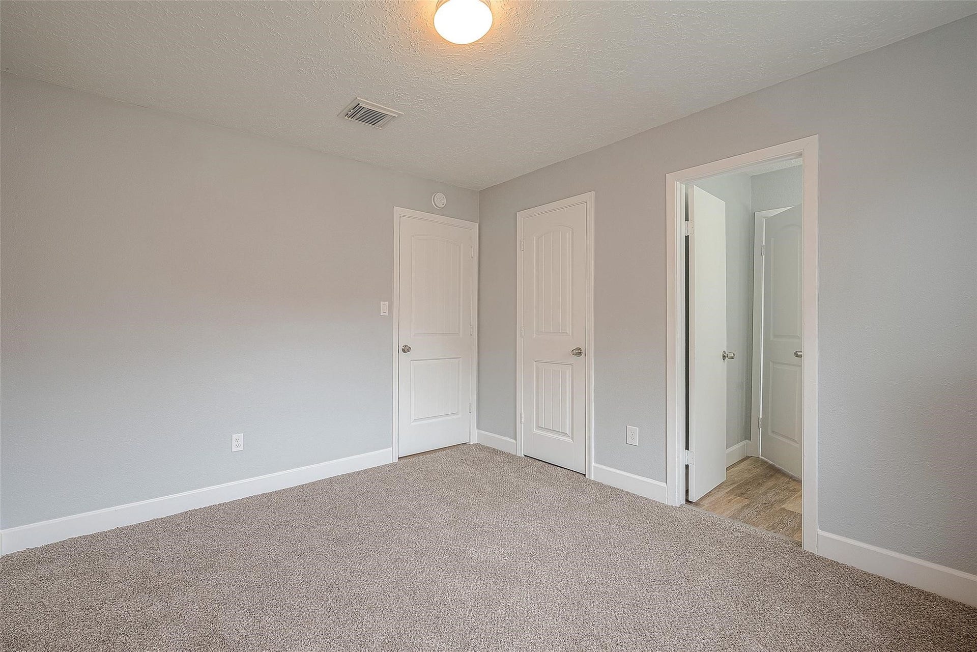 5020 Ridgevan Drive, Houston, TX 77053 5020 Ridgevan Drive, Houston, TX 77053