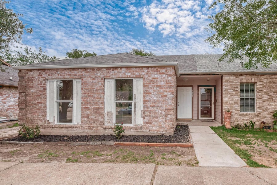 Property photo for 5020 Ridgevan Drive, Houston, TX