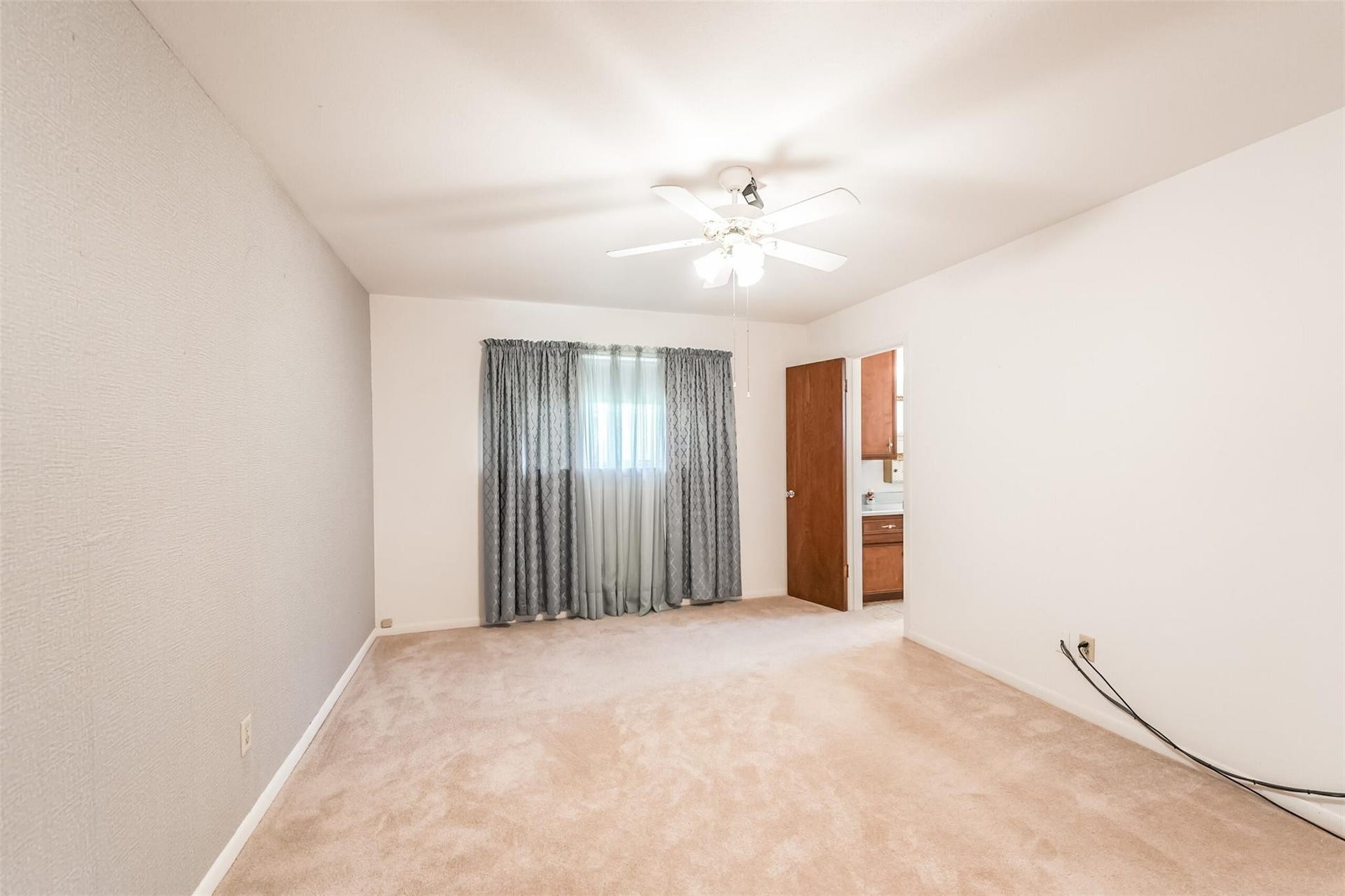 11531 Kirkmeadow Drive, Houston, TX 77089 Primary Bedroom