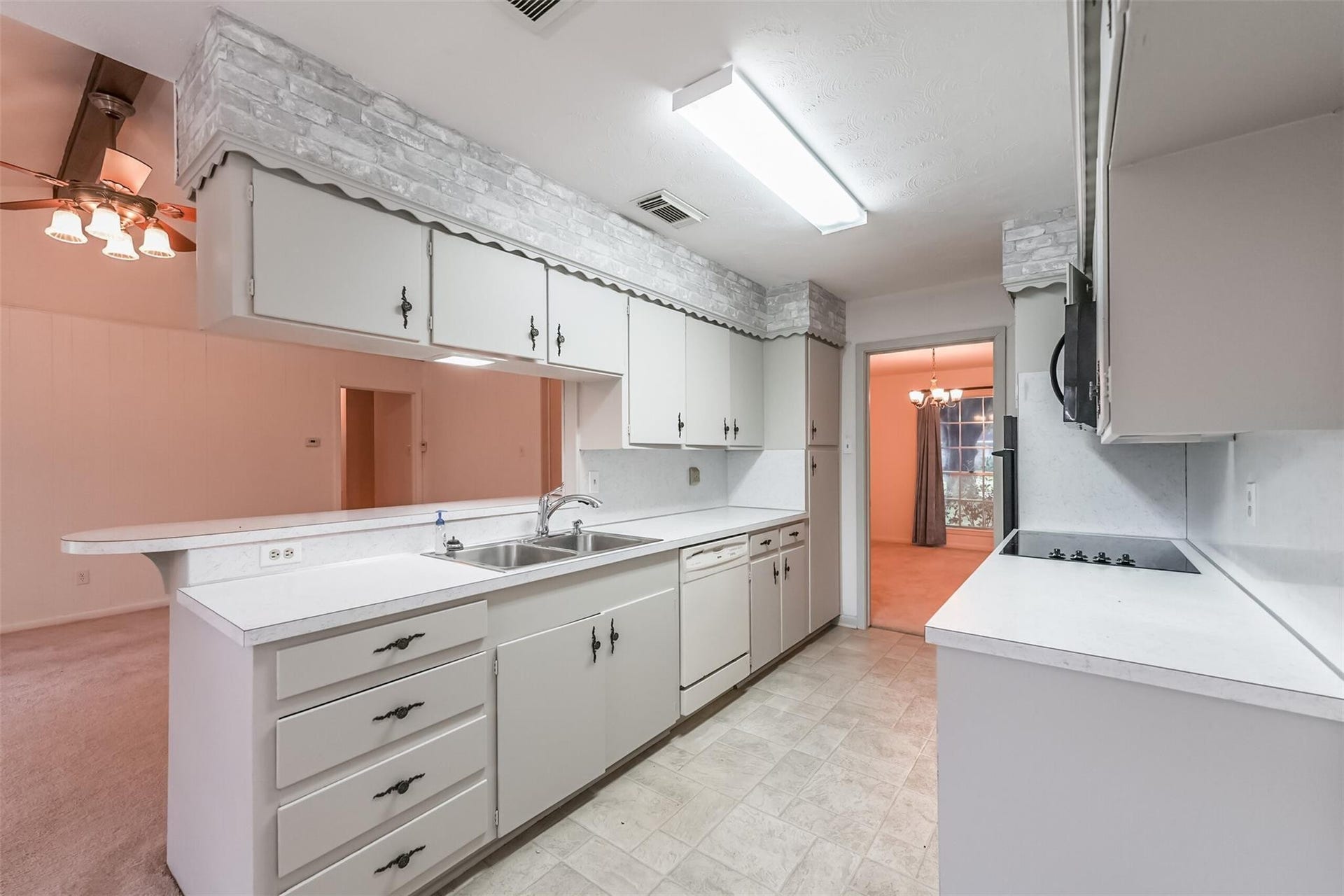 11531 Kirkmeadow Drive, Houston, TX 77089 Kitchen