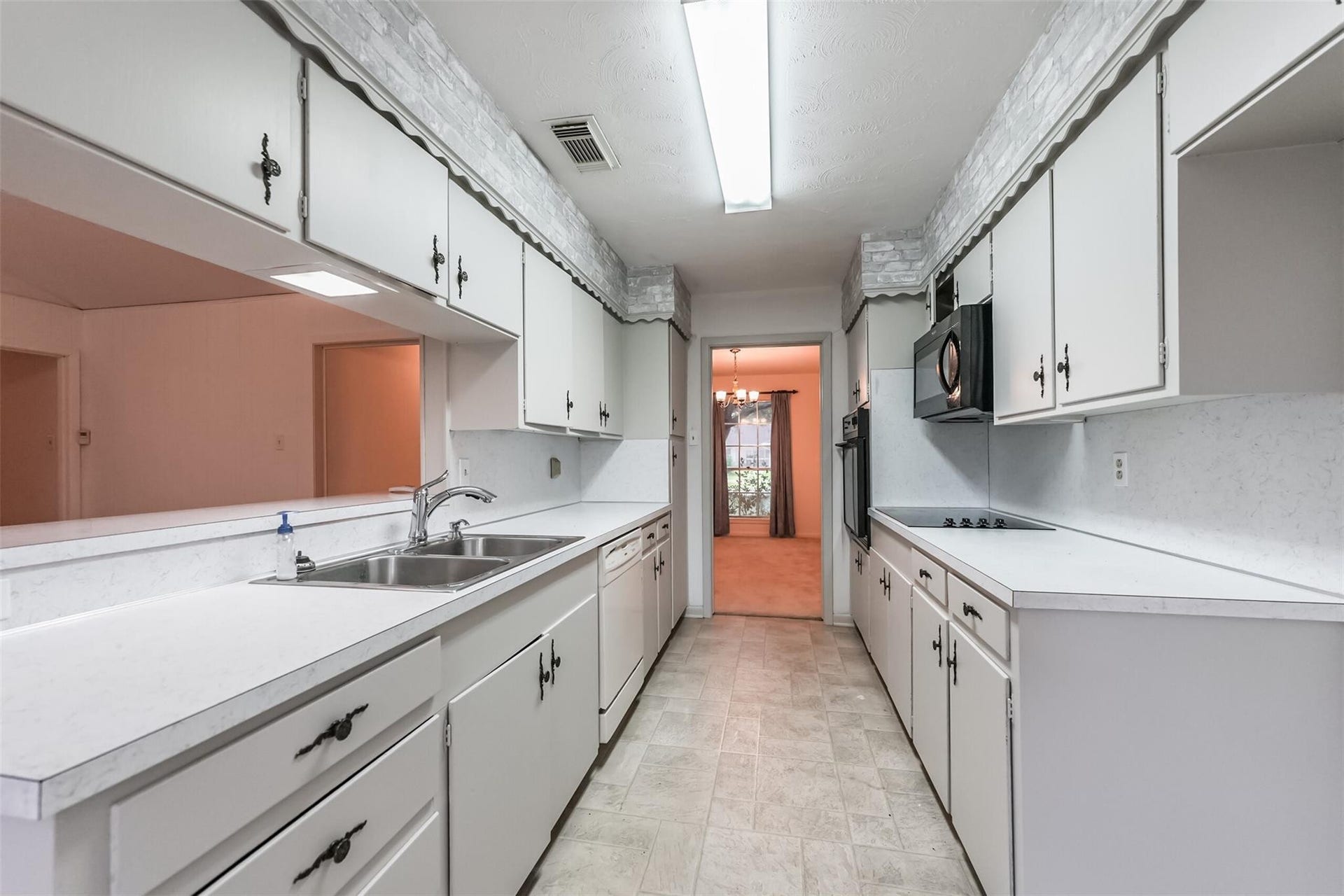 11531 Kirkmeadow Drive, Houston, TX 77089 Kitchen