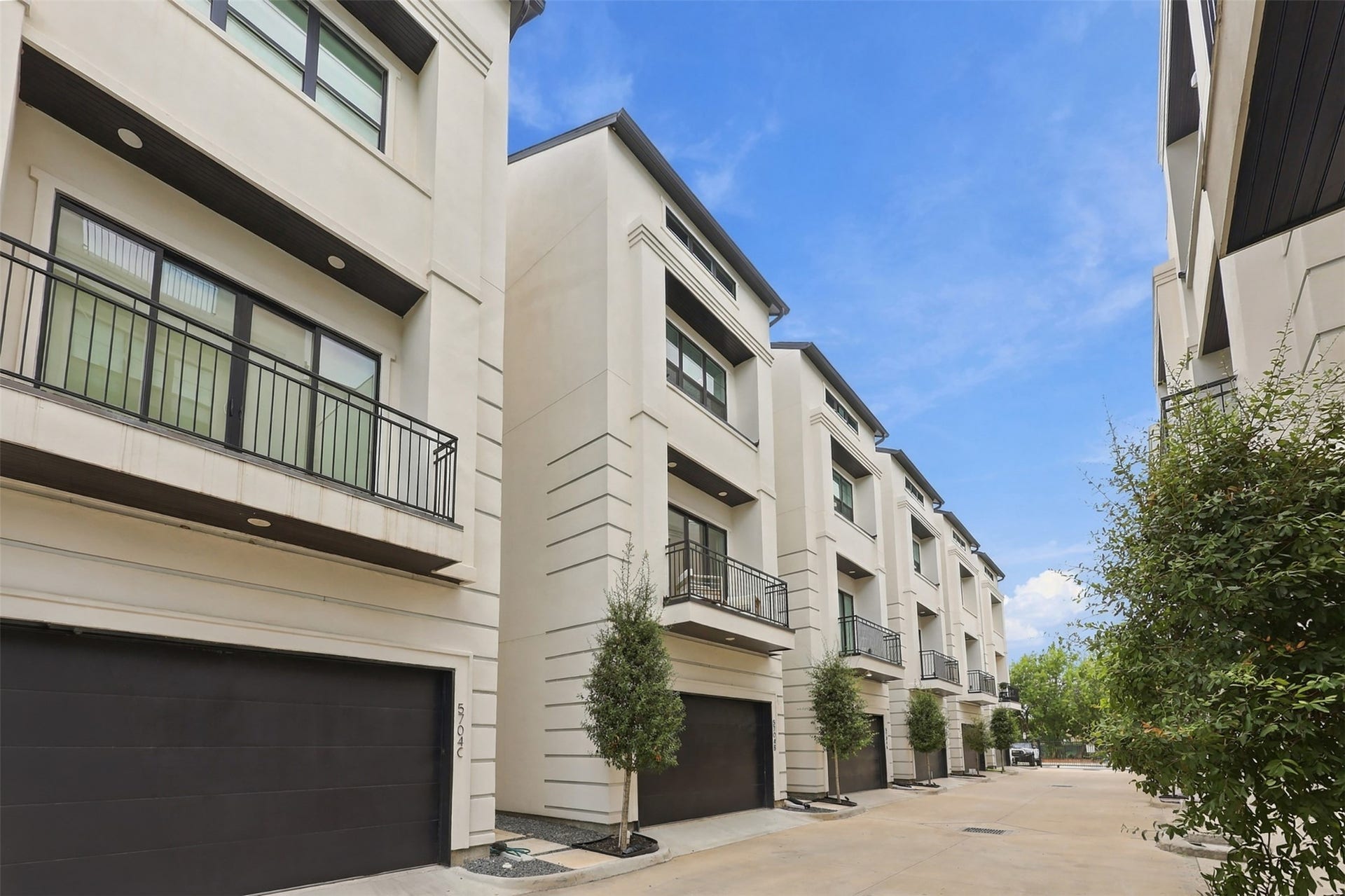 5704 Fairdale Lane, #B, Houston, TX 77057 5704 Fairdale Lane, #B, Houston, TX 77057