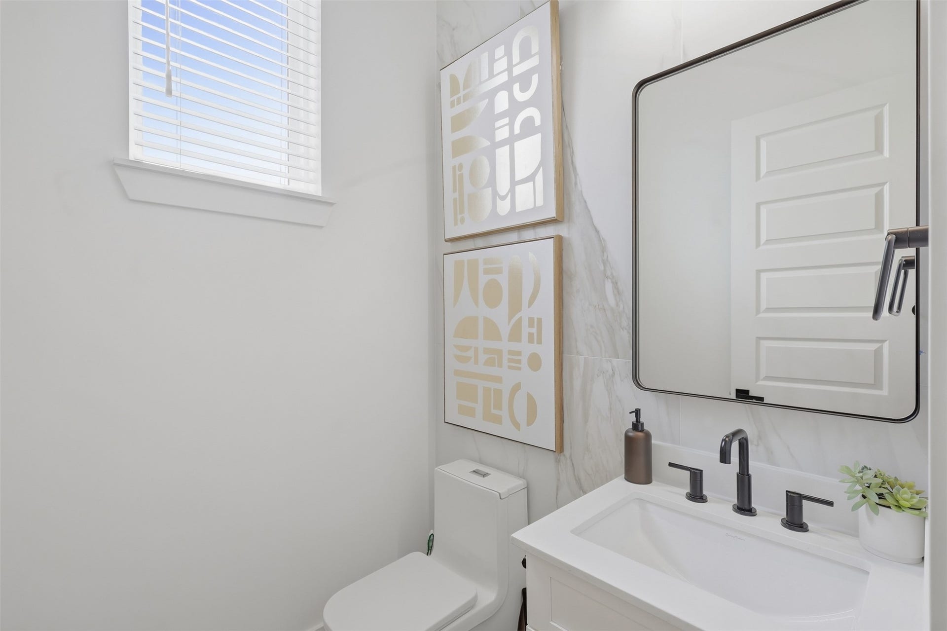5704 Fairdale Lane, #B, Houston, TX 77057 5704 Fairdale Lane, #B, Houston, TX 77057