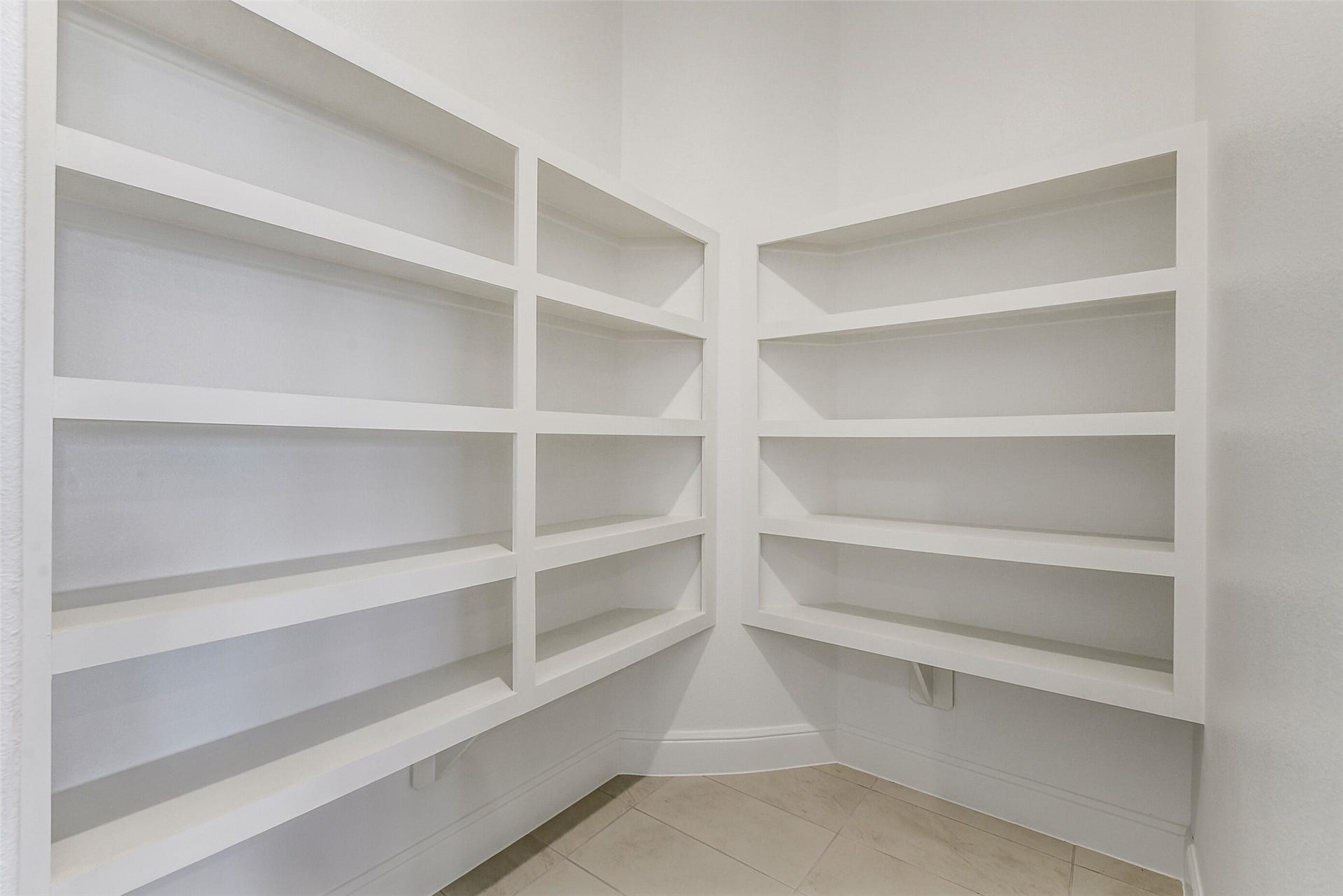 And if the attention to detail in the kitchen doesn't have your attention yet, this 9x6 pantry will.