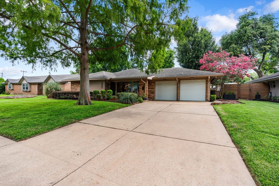 Property photo for 5007 Creekbend Drive, Houston, TX