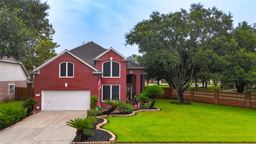 Property photo for 10030 Briarpark Trail Lane, Houston, TX