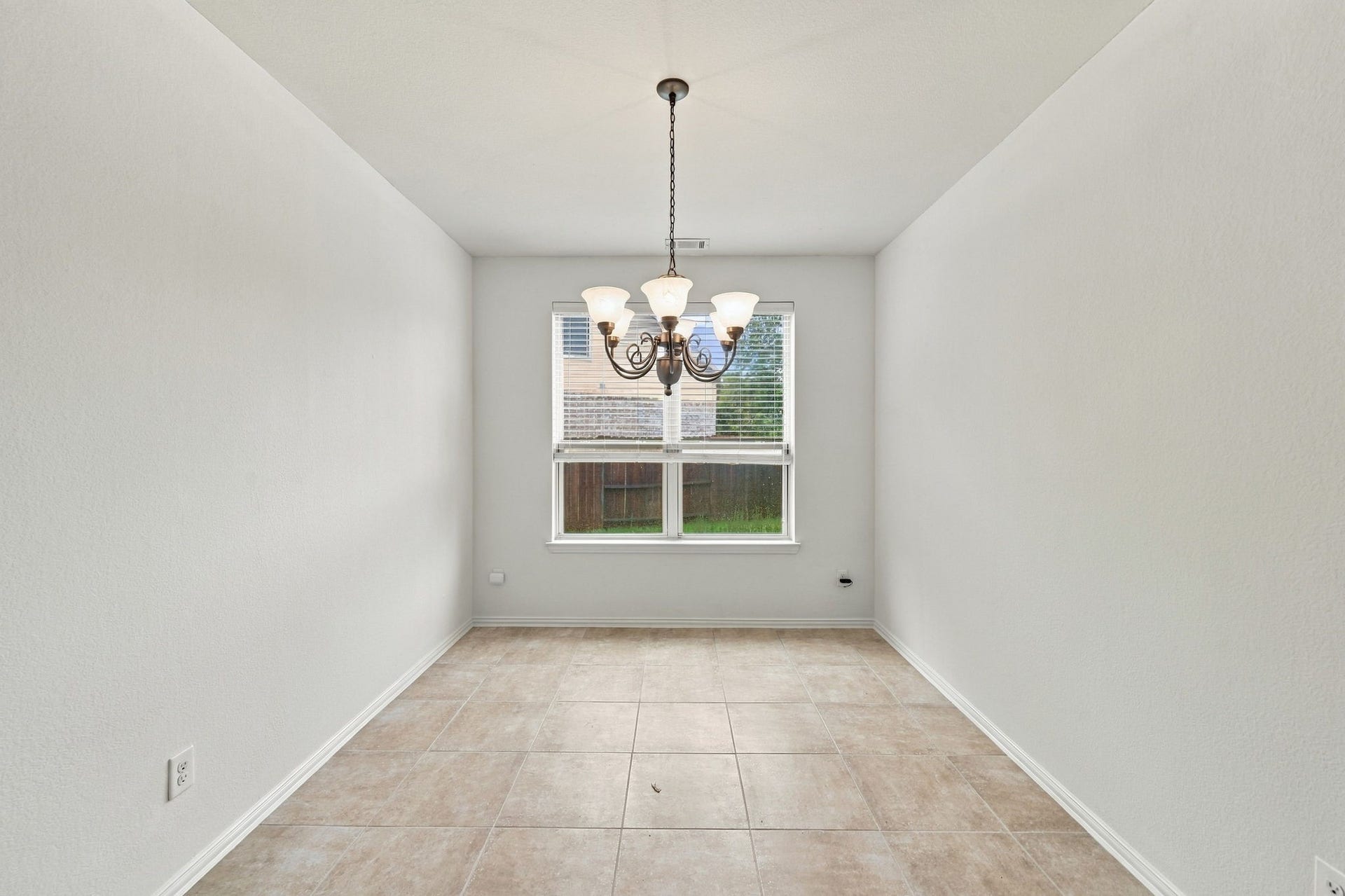 13102 Hollow Garden Lane, Rosharon, TX 77583 Formal Dining