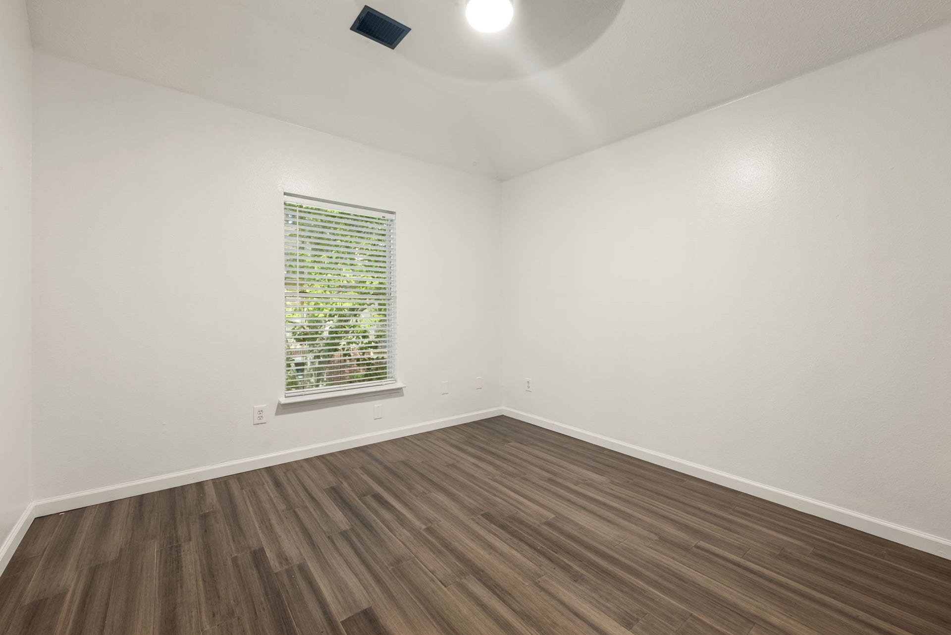 34 Firethorn Place, The Woodlands, TX 77382 34 Firethorn Place, The Woodlands, TX 77382