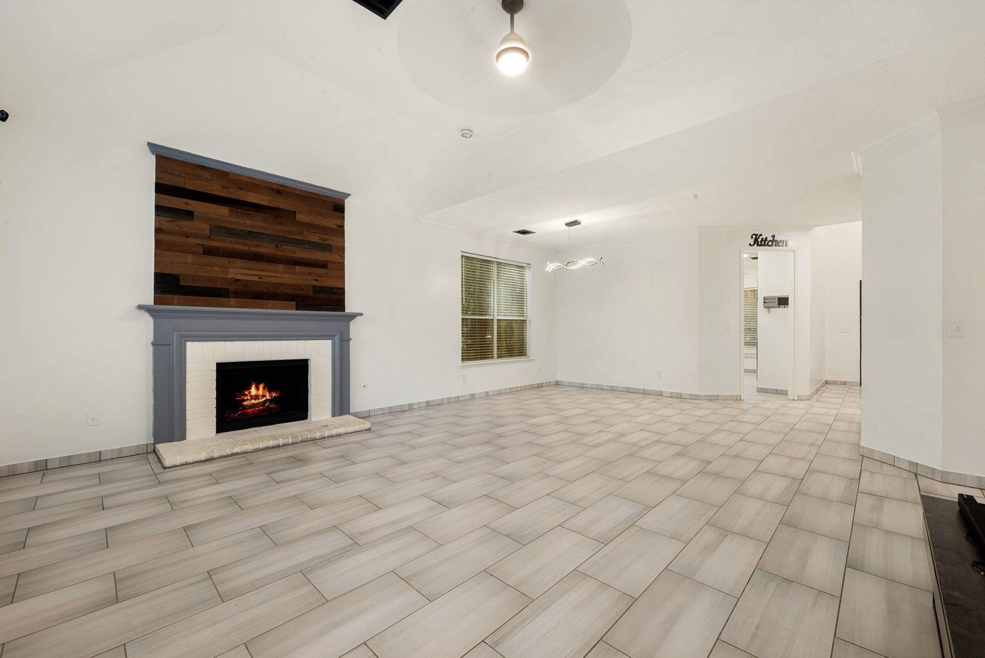 34 Firethorn Place, The Woodlands, TX 77382 34 Firethorn Place, The Woodlands, TX 77382
