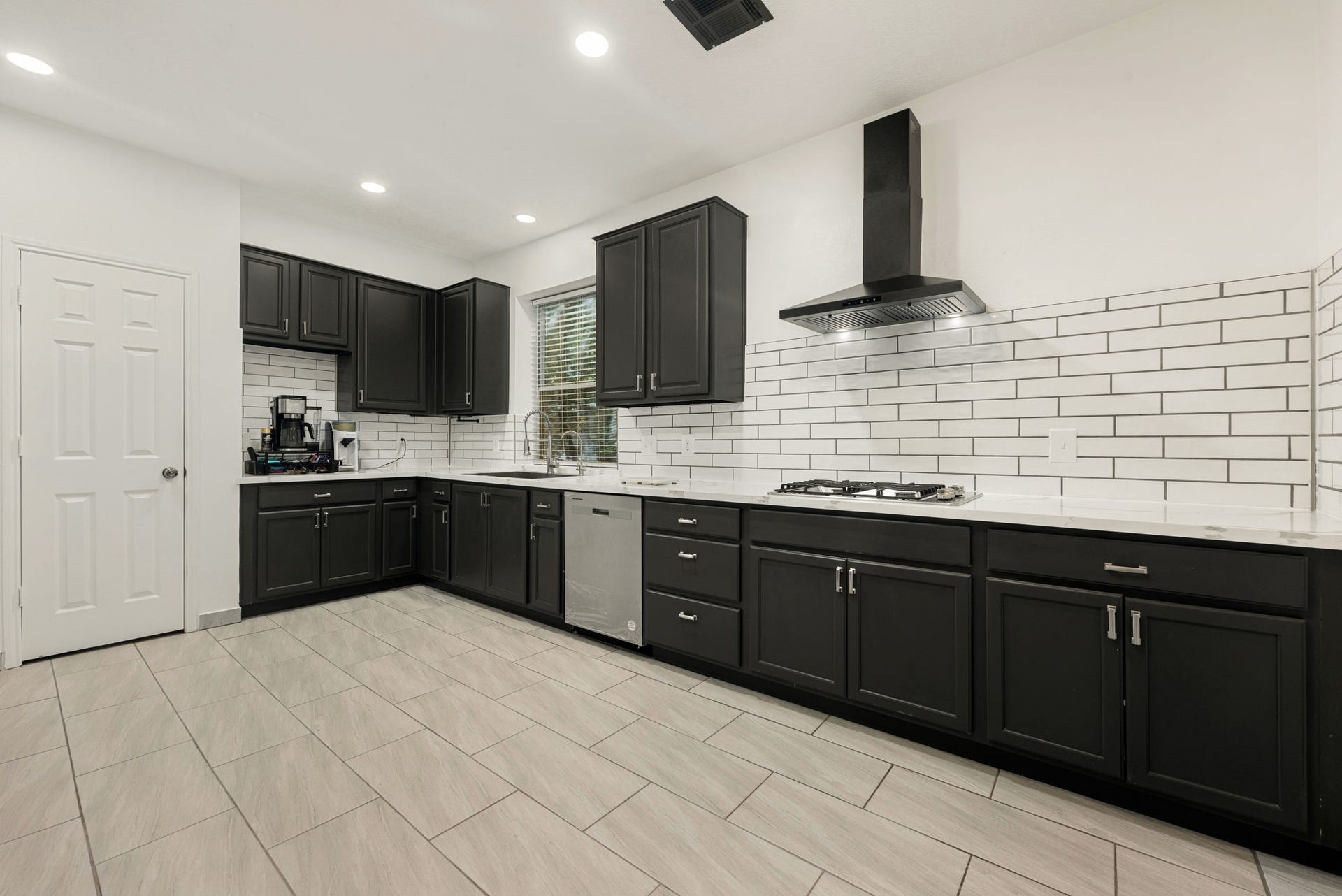 34 Firethorn Place, The Woodlands, TX 77382 34 Firethorn Place, The Woodlands, TX 77382