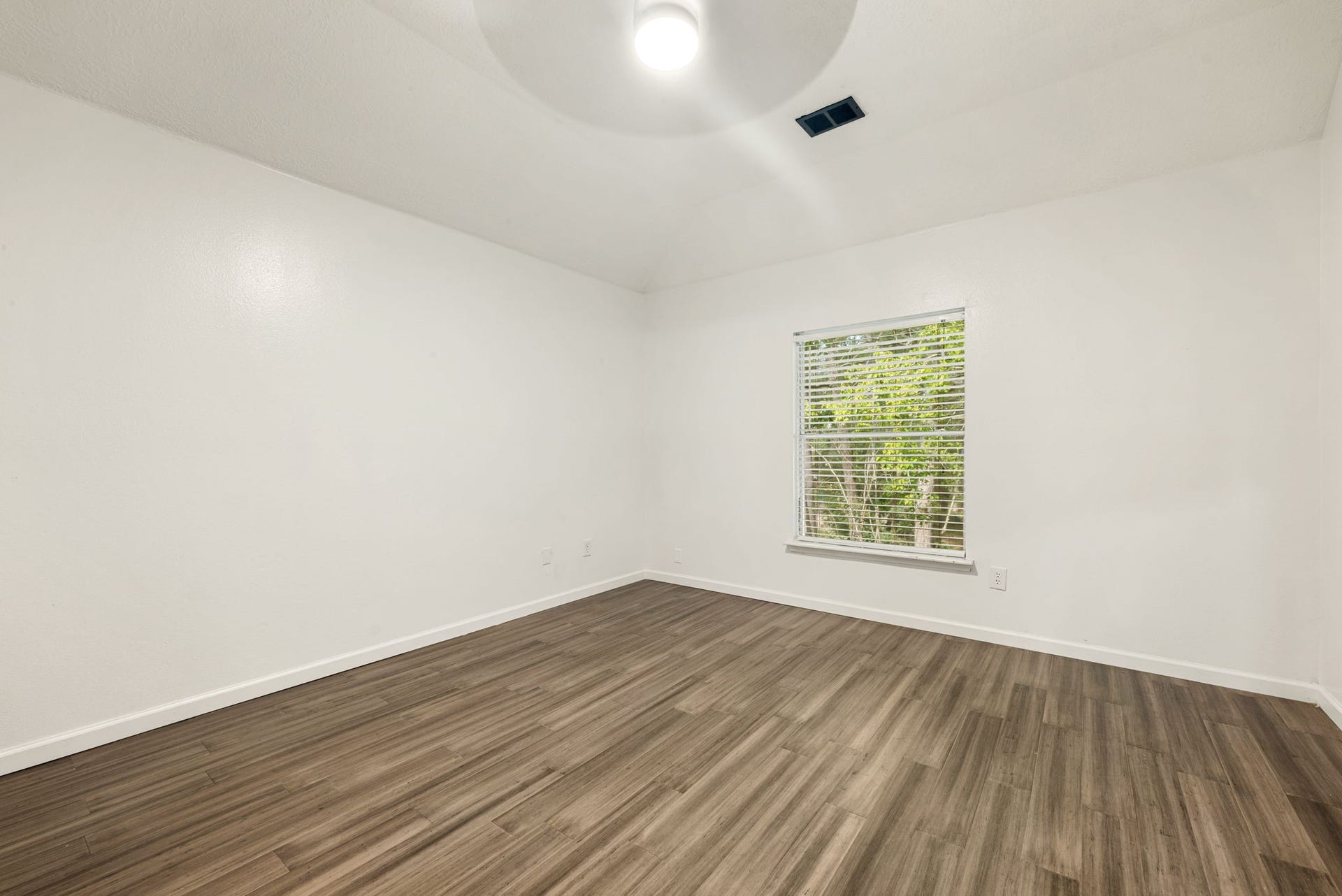 34 Firethorn Place, The Woodlands, TX 77382 34 Firethorn Place, The Woodlands, TX 77382