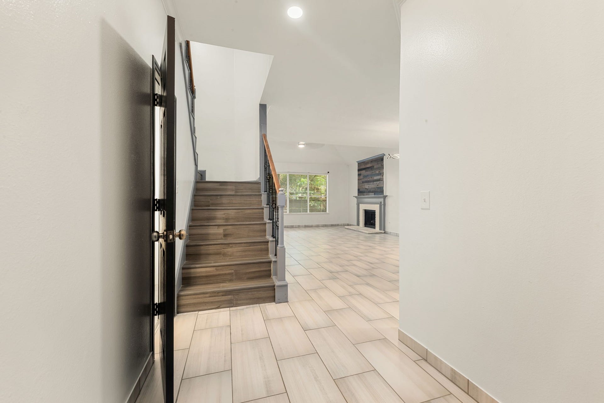 34 Firethorn Place, The Woodlands, TX 77382 34 Firethorn Place, The Woodlands, TX 77382