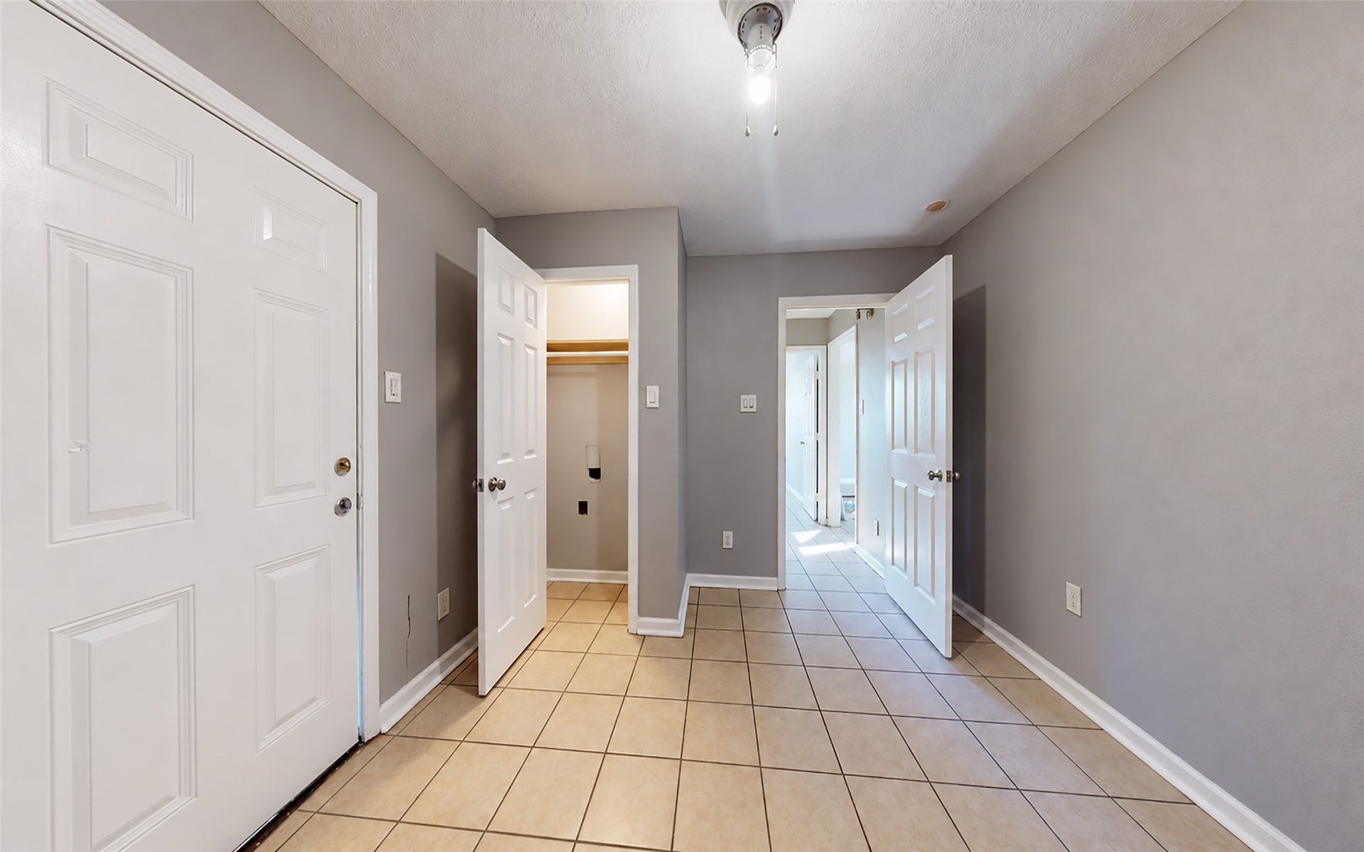 8402 Berwyn Drive, Houston, TX 77037 8402 Berwyn Drive, Houston, TX 77037