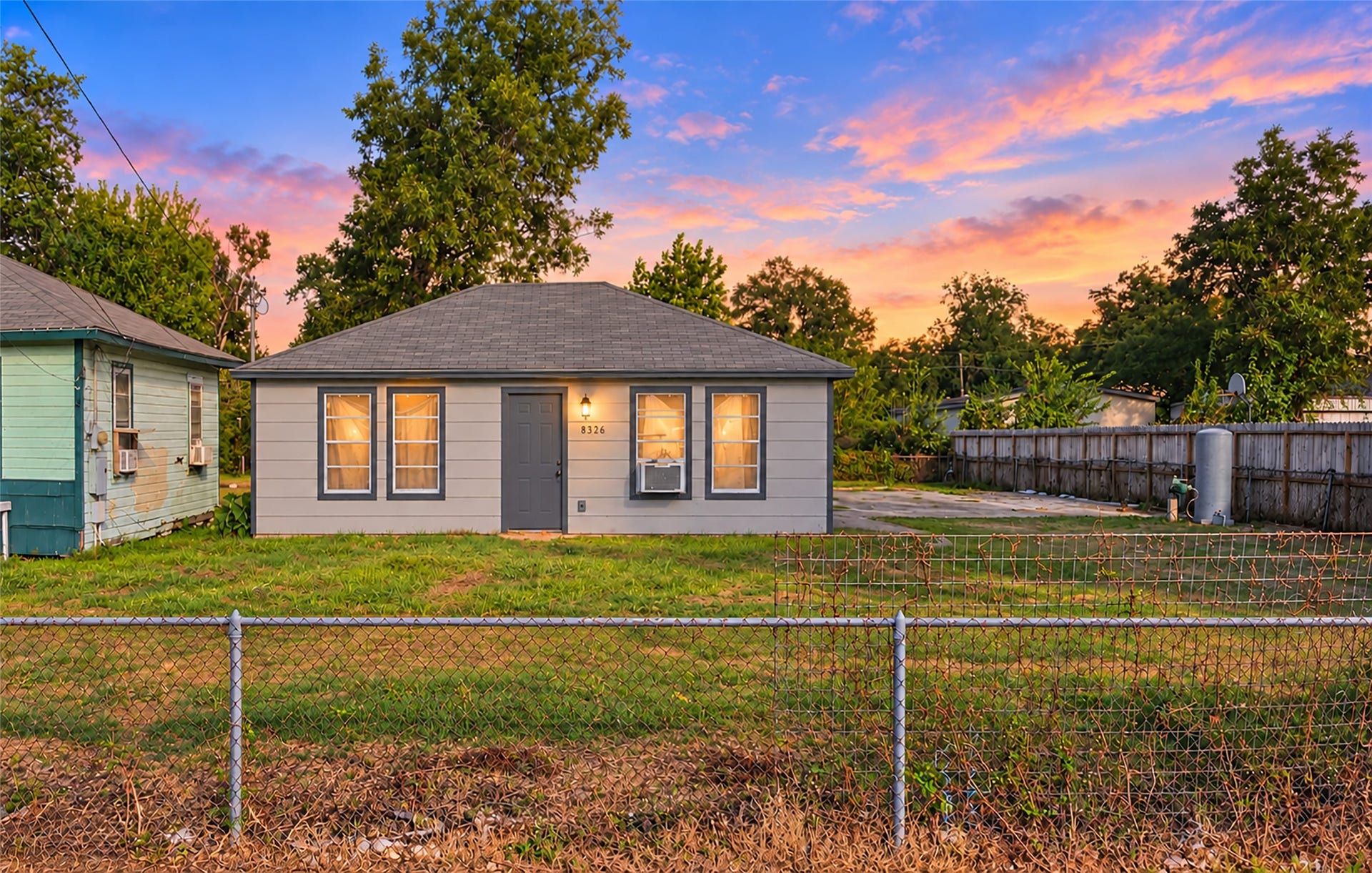 8402 Berwyn Drive, Houston, TX 77037 8402 Berwyn Drive, Houston, TX 77037
