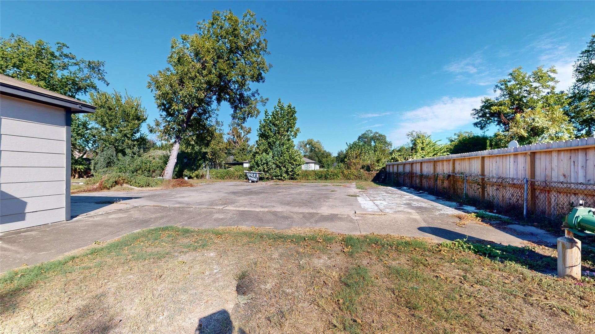 8402 Berwyn Drive, Houston, TX 77037 8402 Berwyn Drive, Houston, TX 77037