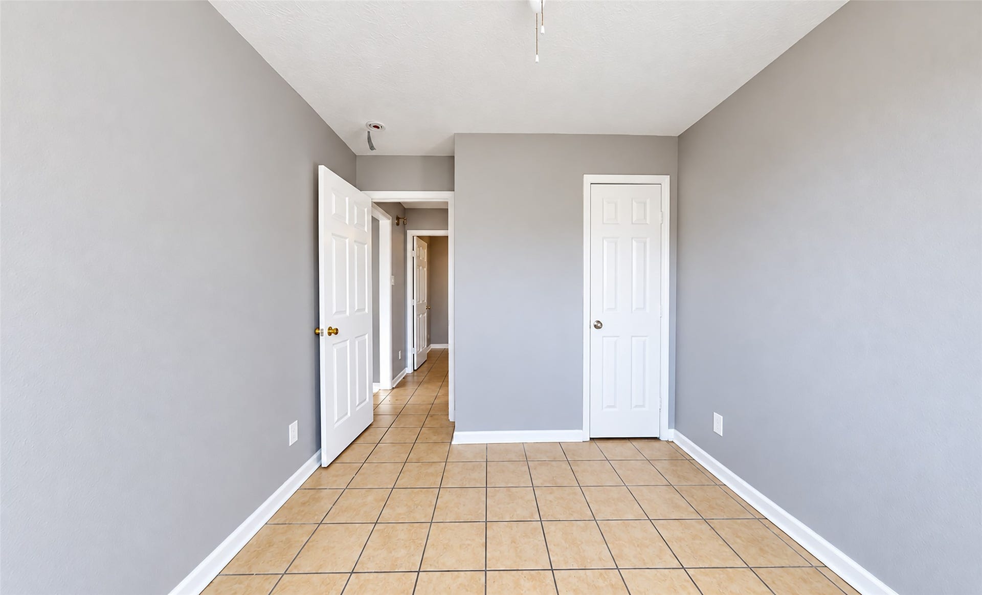 8402 Berwyn Drive, Houston, TX 77037 8402 Berwyn Drive, Houston, TX 77037