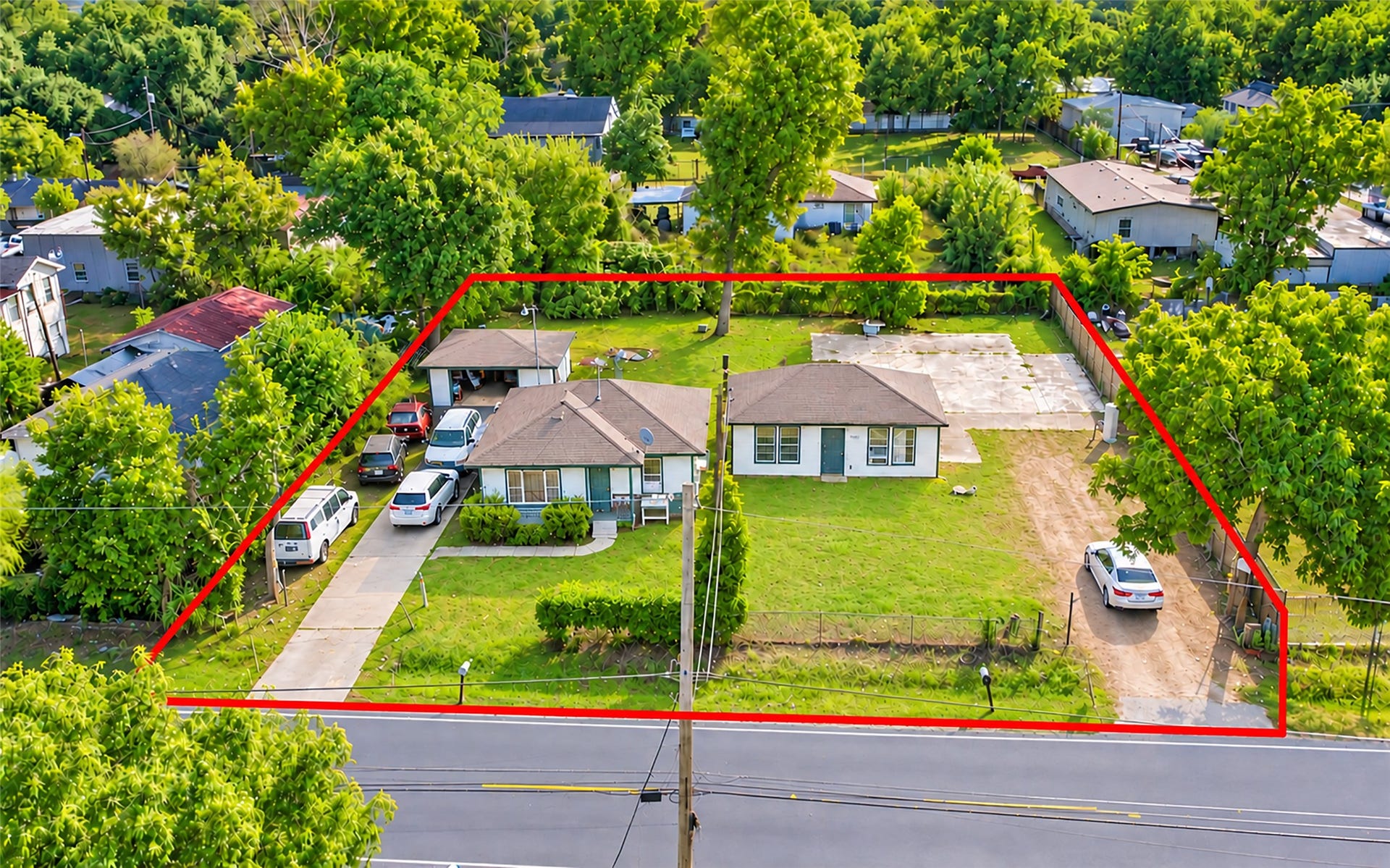 8402 Berwyn Drive, Houston, TX 77037 8402 Berwyn Drive, Houston, TX 77037