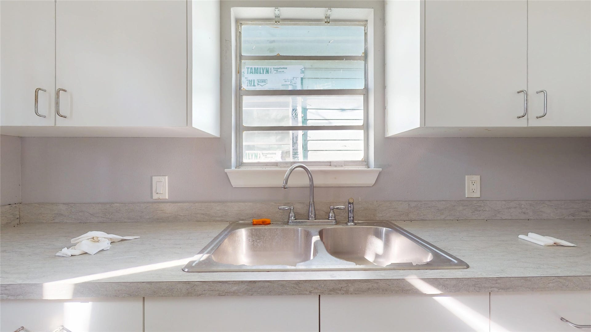 8402 Berwyn Drive, Houston, TX 77037 8402 Berwyn Drive, Houston, TX 77037