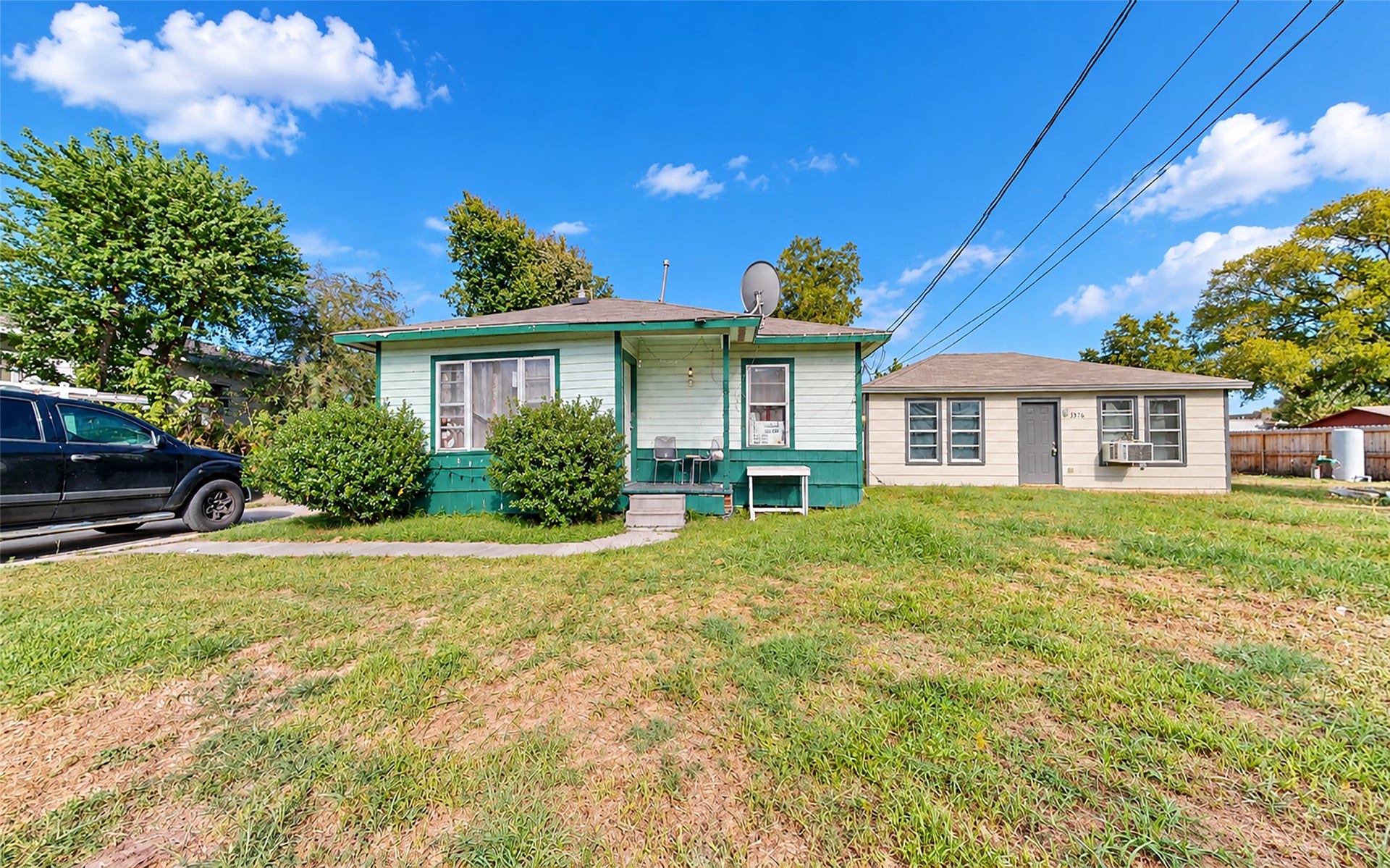 8402 Berwyn Drive, Houston, TX 77037 8402 Berwyn Drive, Houston, TX 77037