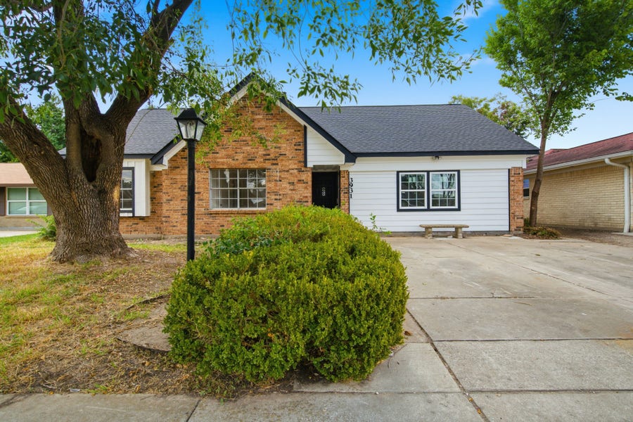 Property photo for 3931 Tiffany Drive, Houston, TX