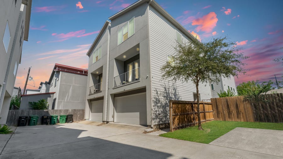 Property photo for 607 Bayou Street, Houston, TX
