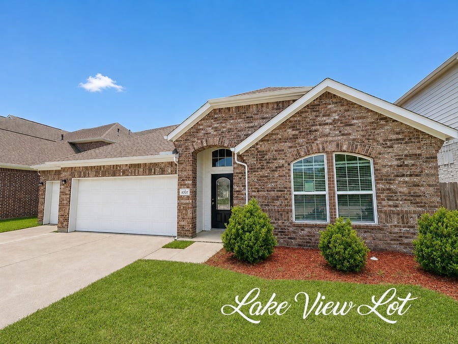 Property photo for 8707 E Crescent Lake Circle, Baytown, TX
