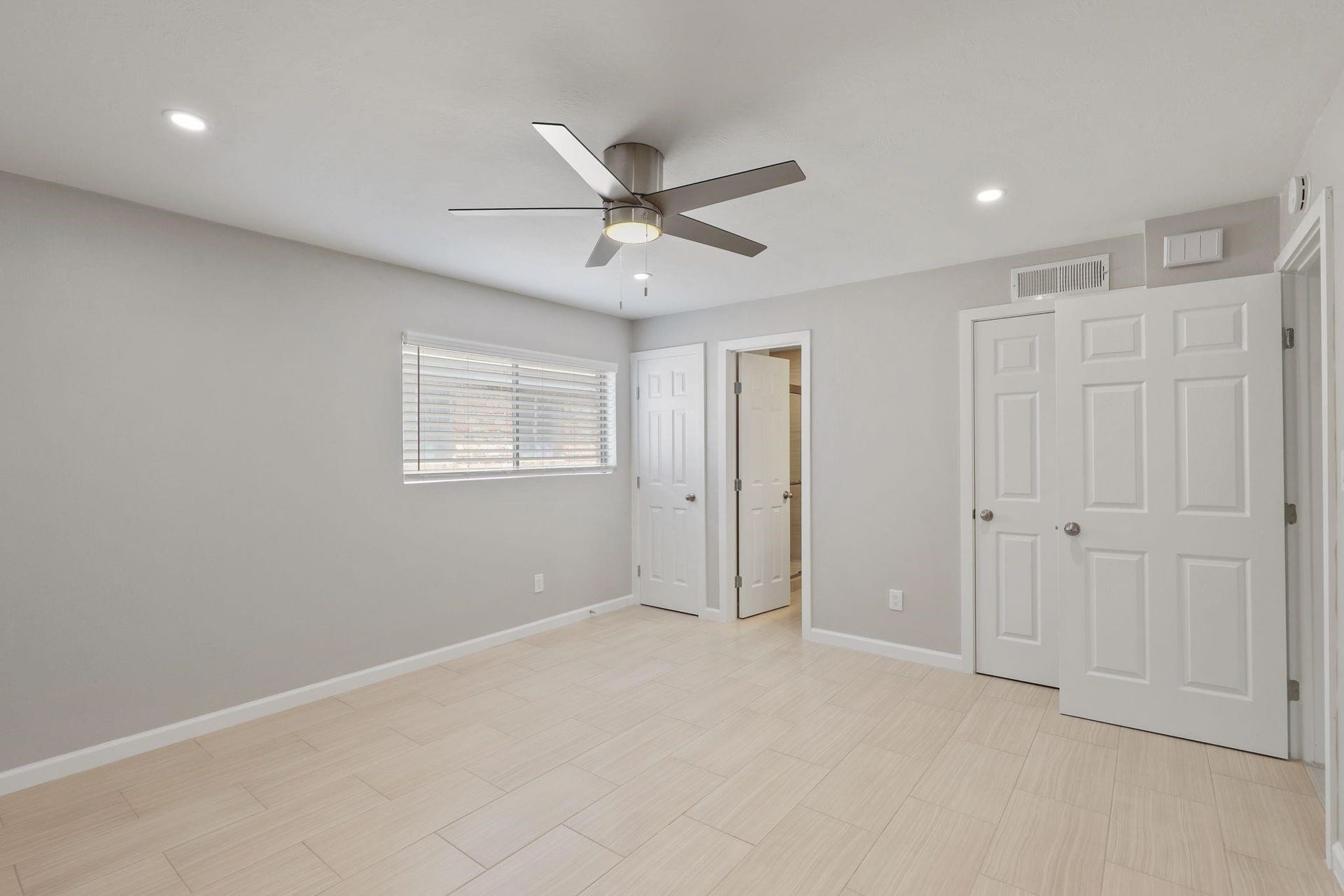 2121 Fountain View Drive, #24, Houston, TX 77057 2121 Fountain View Drive, #24, Houston, TX 77057