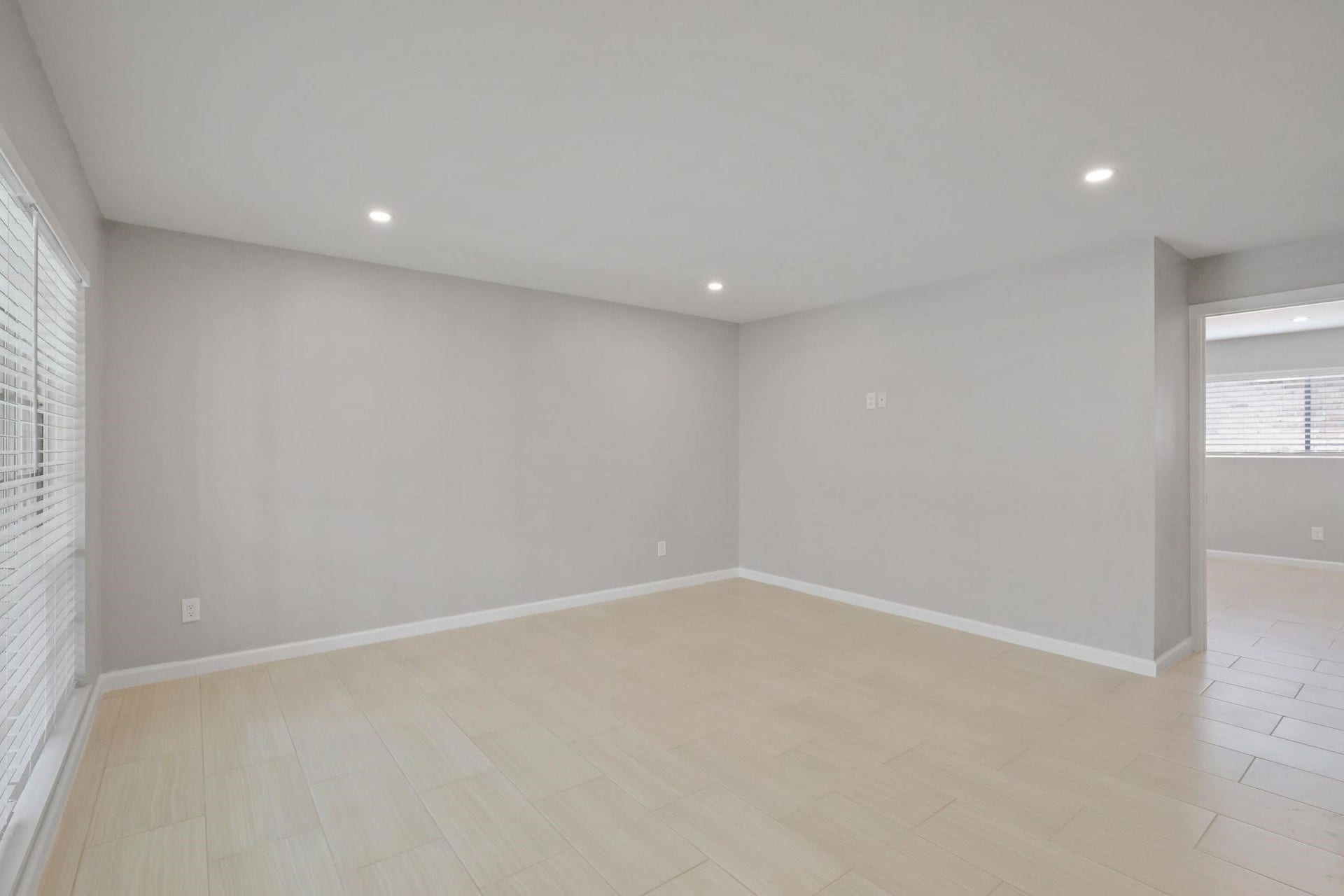 2121 Fountain View Drive, #24, Houston, TX 77057 2121 Fountain View Drive, #24, Houston, TX 77057