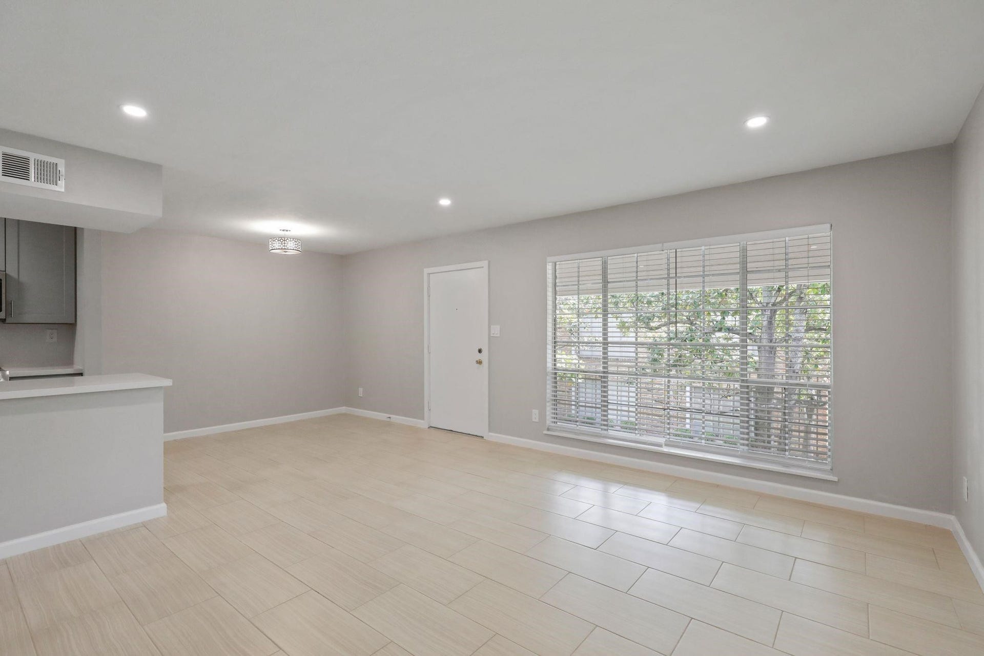 2121 Fountain View Drive, #24, Houston, TX 77057 2121 Fountain View Drive, #24, Houston, TX 77057