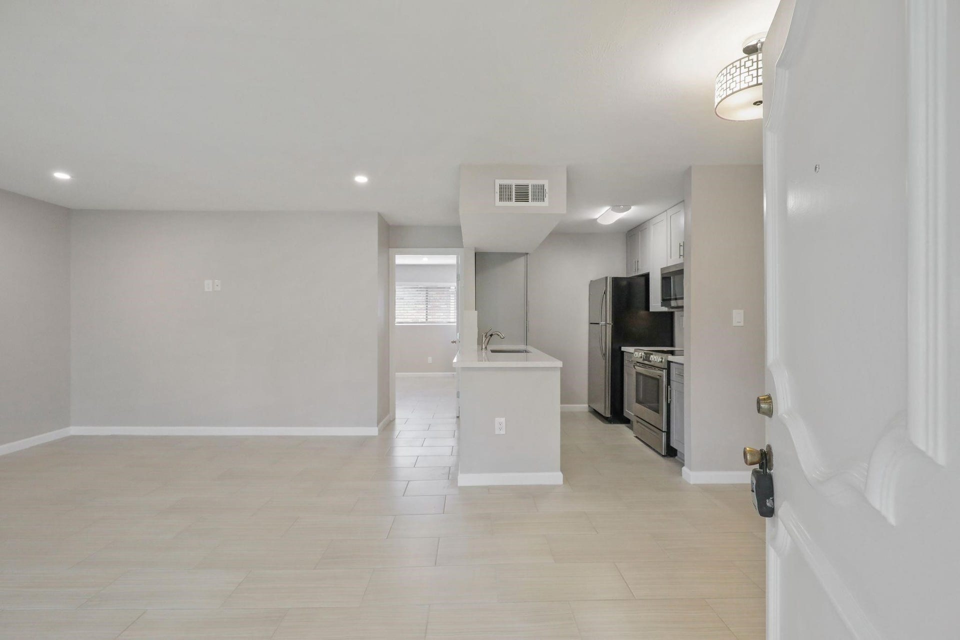 2121 Fountain View Drive, #24, Houston, TX 77057 2121 Fountain View Drive, #24, Houston, TX 77057