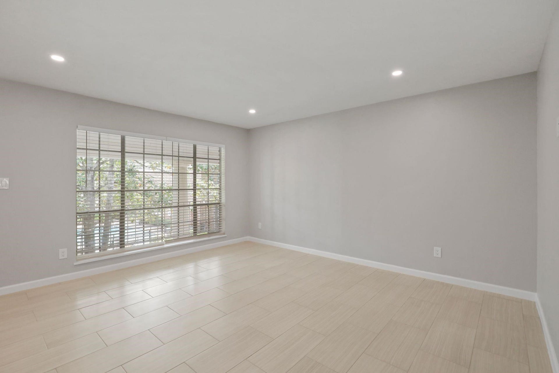 2121 Fountain View Drive, #24, Houston, TX 77057 2121 Fountain View Drive, #24, Houston, TX 77057