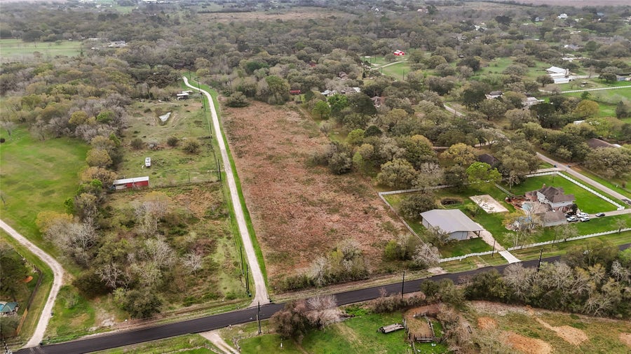 Property photo for 10003 Hanselman Road, Manvel, TX