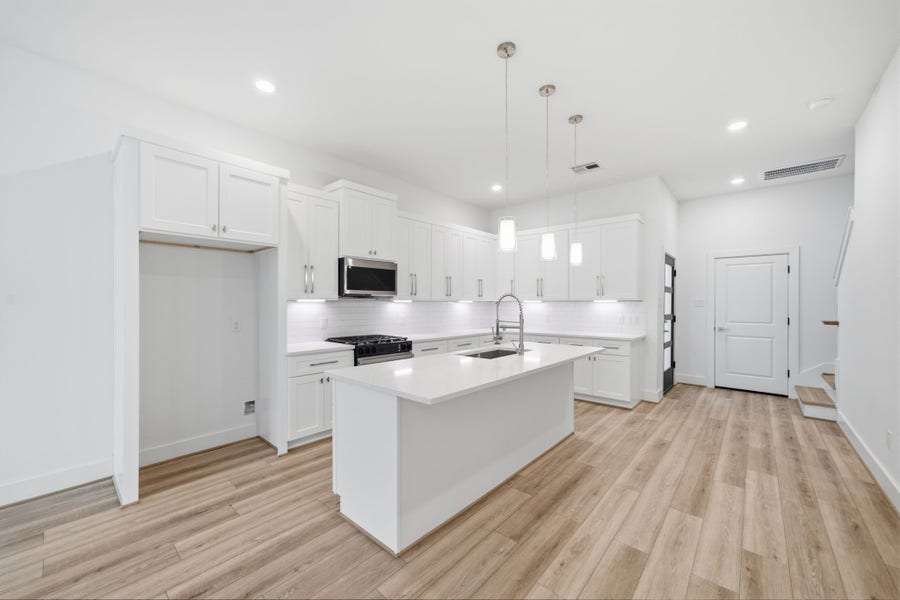 Property photo for 414 E 34th Street, Houston, TX