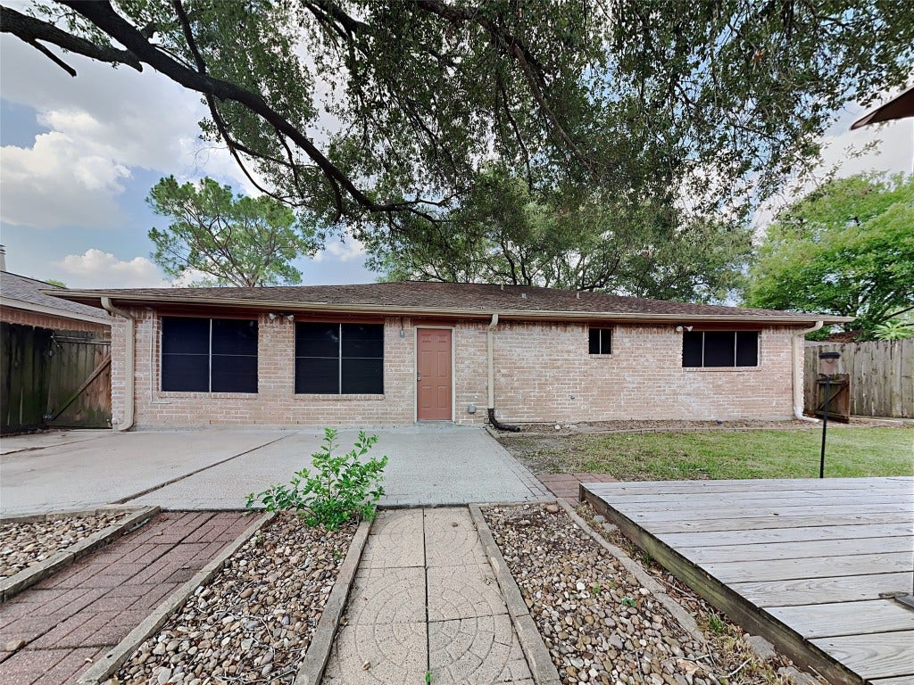 16418 Forest Bend Avenue, Friendswood, TX 77546 16418 Forest Bend Avenue, Friendswood, TX 77546