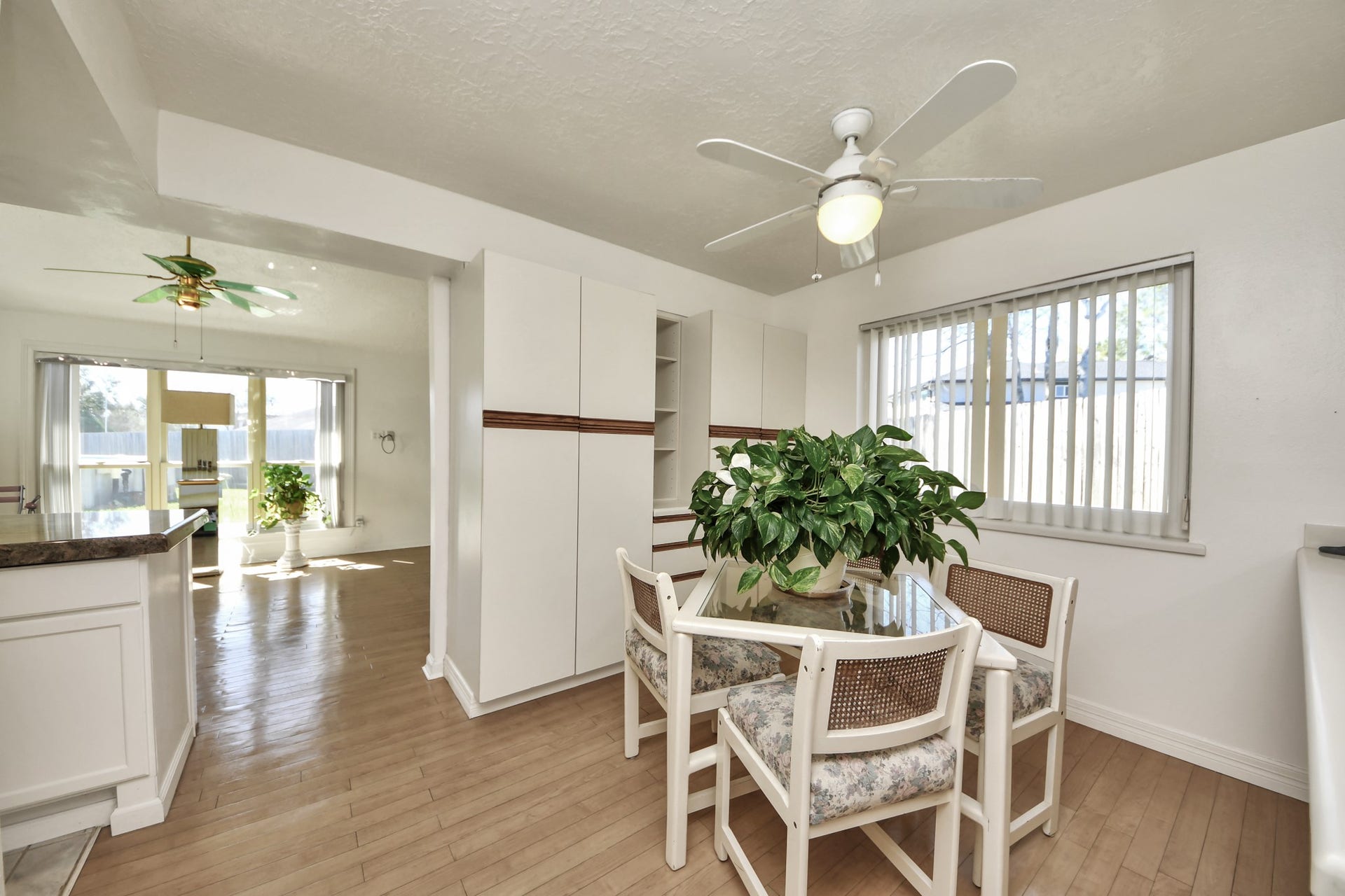 10522 Gulfstream Lane, Sugar Land, TX 77498 Kitchen