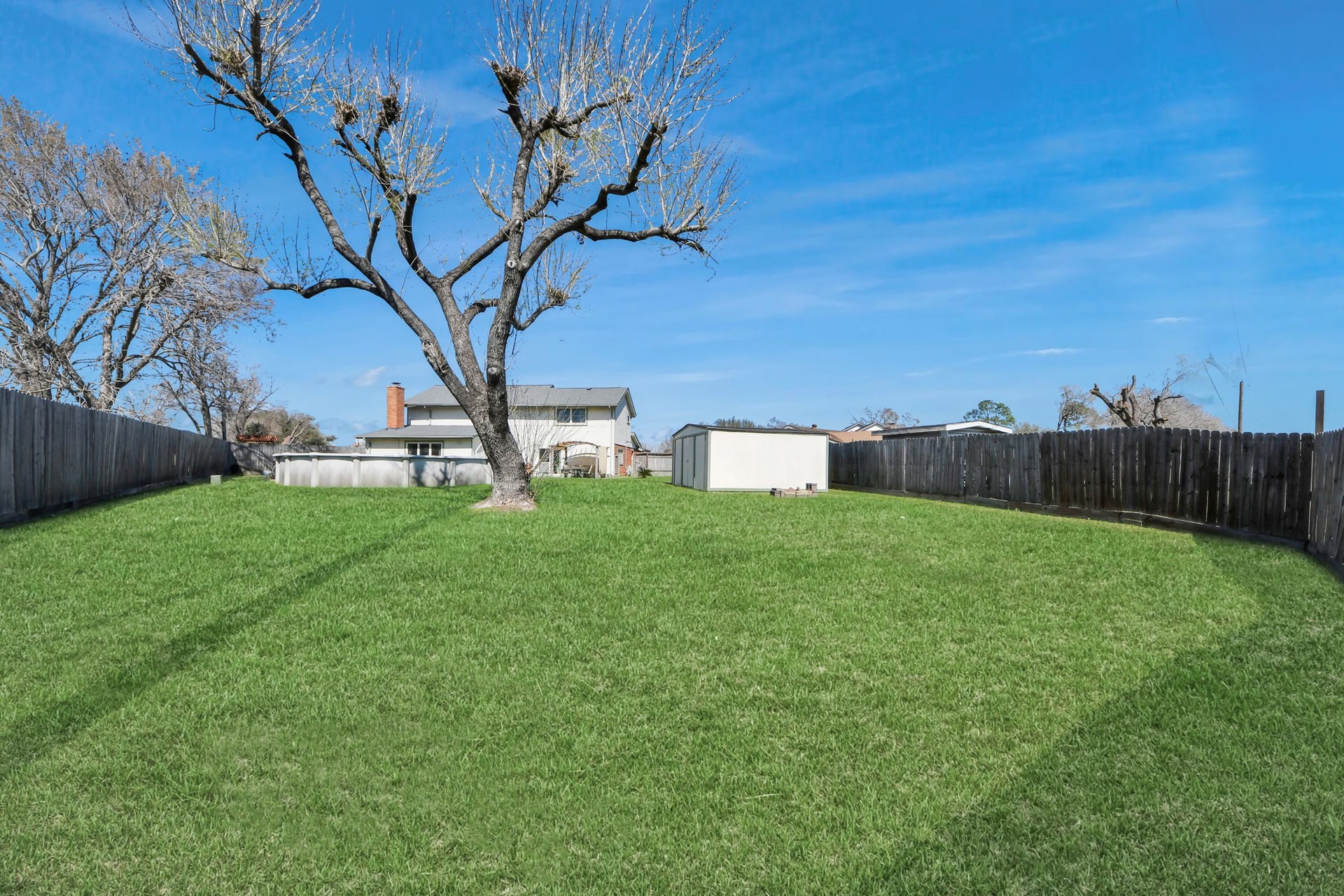 10522 Gulfstream Lane, Sugar Land, TX 77498 Large backyard