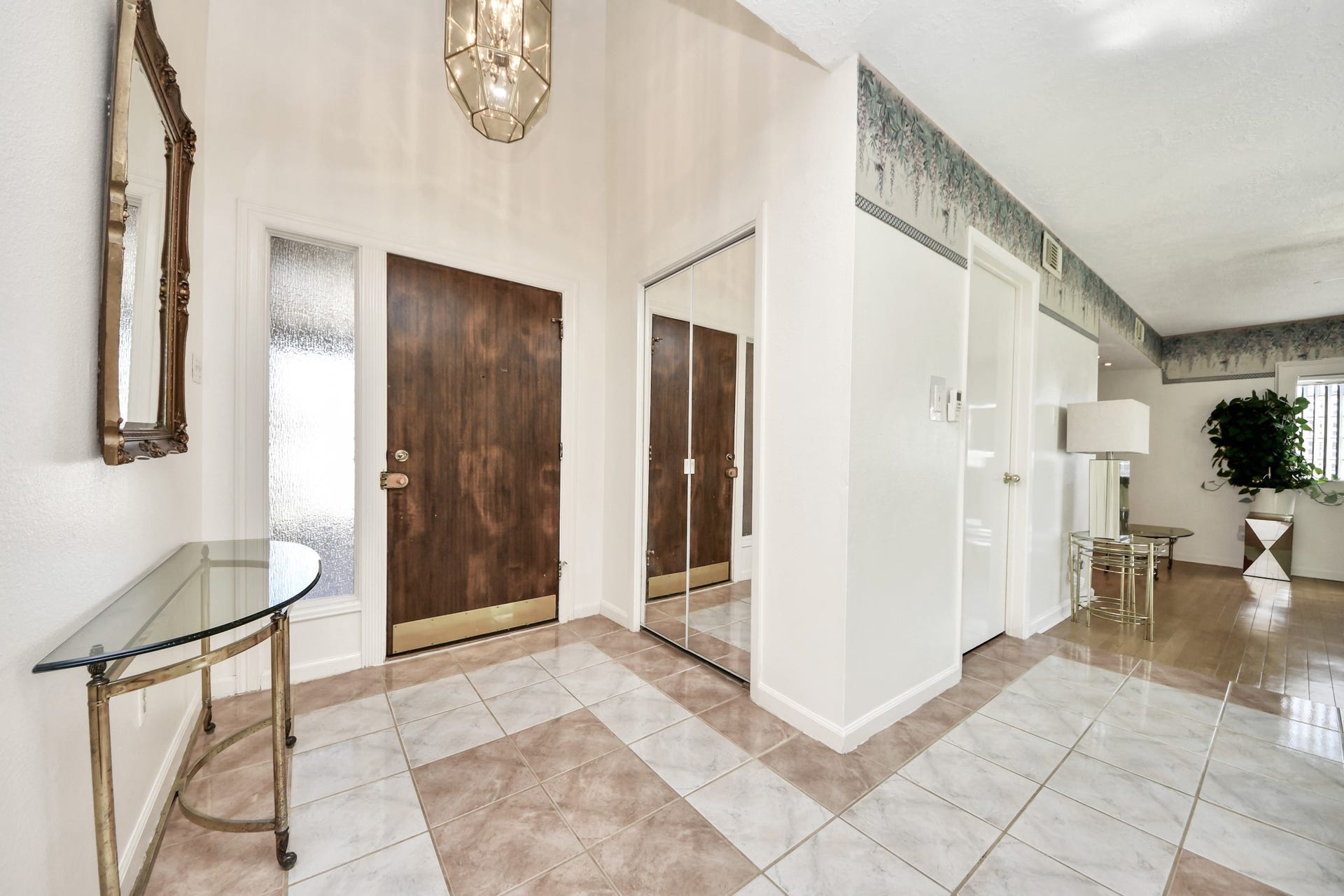 10522 Gulfstream Lane, Sugar Land, TX 77498 Entry way