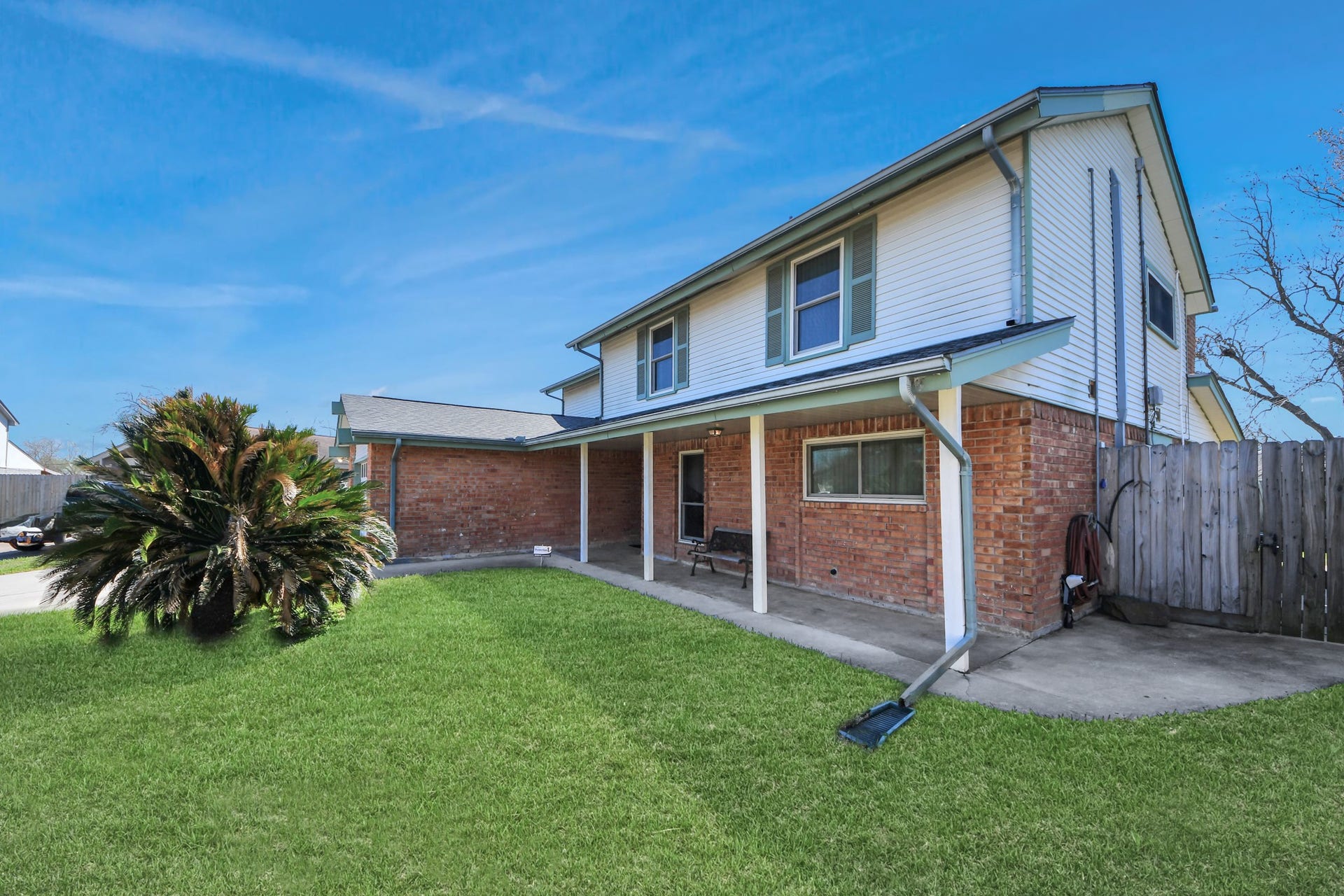 10522 Gulfstream Lane, Sugar Land, TX 77498 Side view