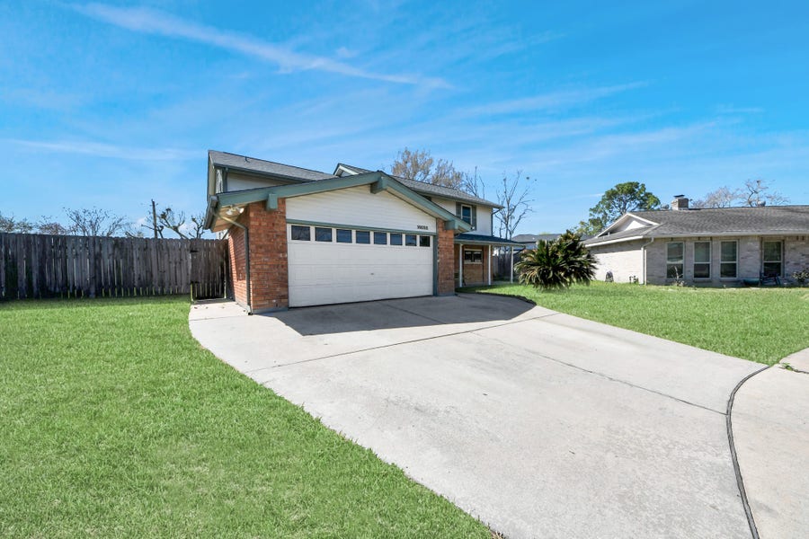 Property photo for 10522 Gulfstream Lane, Sugar Land, TX