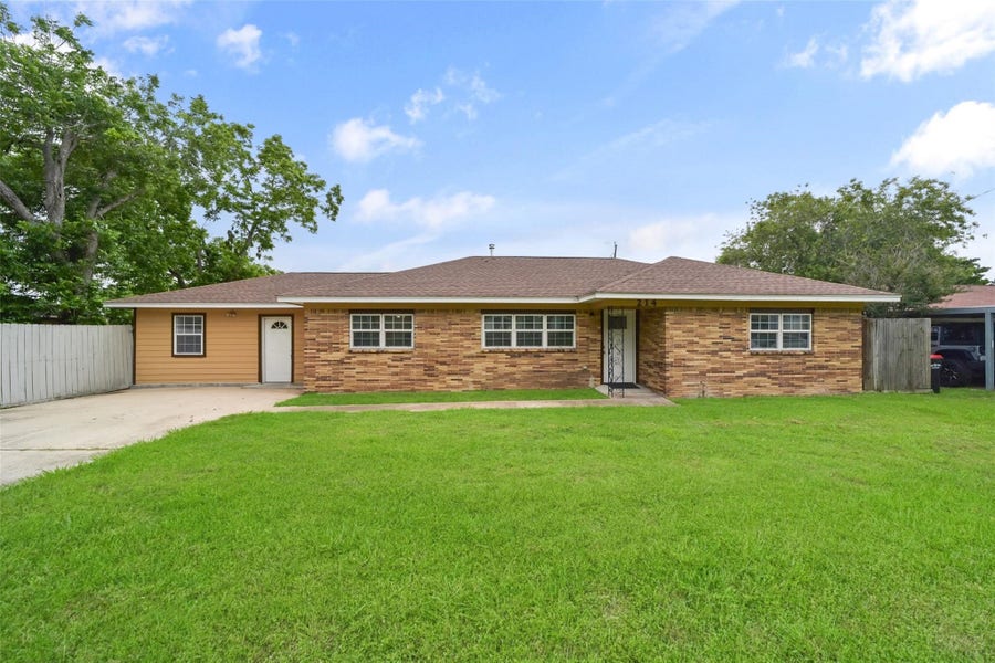Property photo for 214 Schilling Street, Baytown, TX